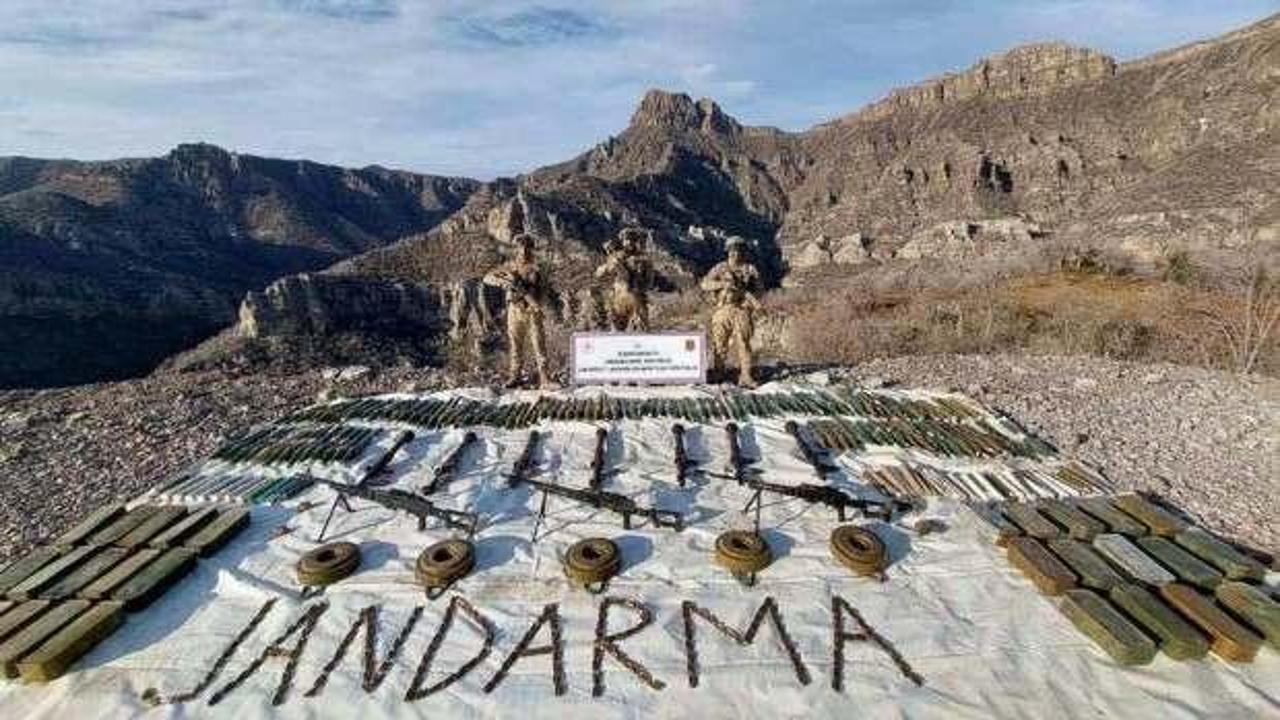 Jandarmadan Cizre'de operasyon: &Ccedil;ok sayıda m&uuml;himmat ele ge&ccedil;irildi