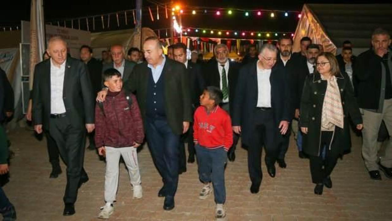 Bakan Çavuşoğlu ve Başkan Şahin ilk iftarı Nurdağı'nda yaptı