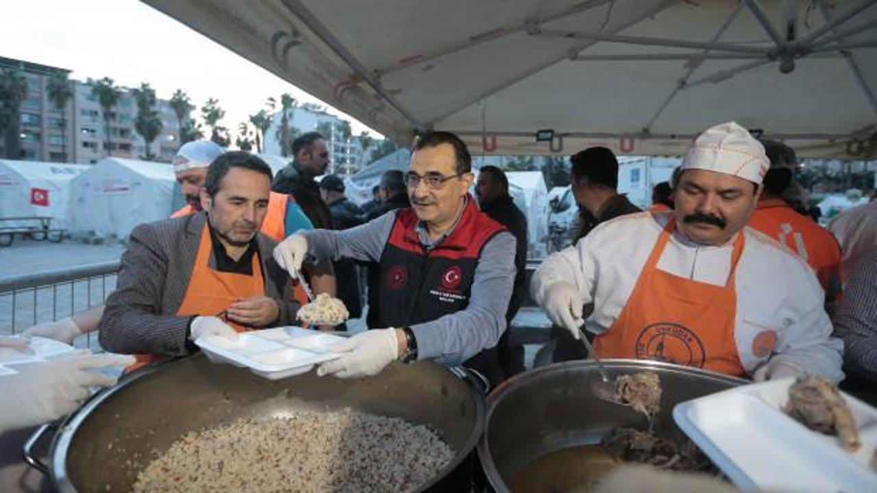 Bakan D&ouml;nmez: Afetlere daha diren&ccedil;li kentler oluşturacağız