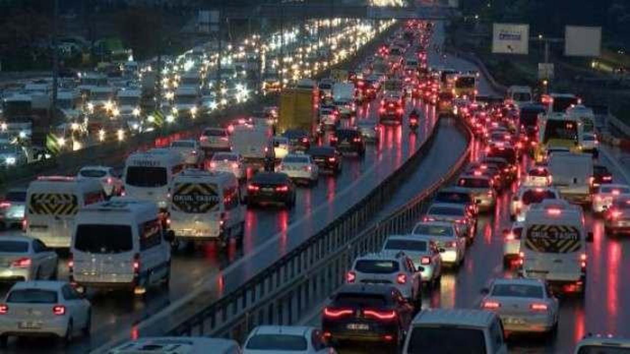 İstanbul'da trafik yoğunluğu! Yüzde 90'a ulaştı
