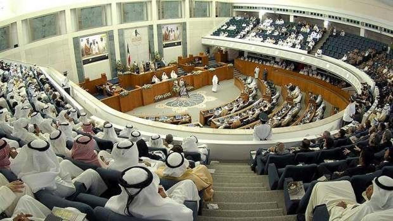 Kuveyt'te seçim iptal edildi, Meclis 3 yıl geriye gitti