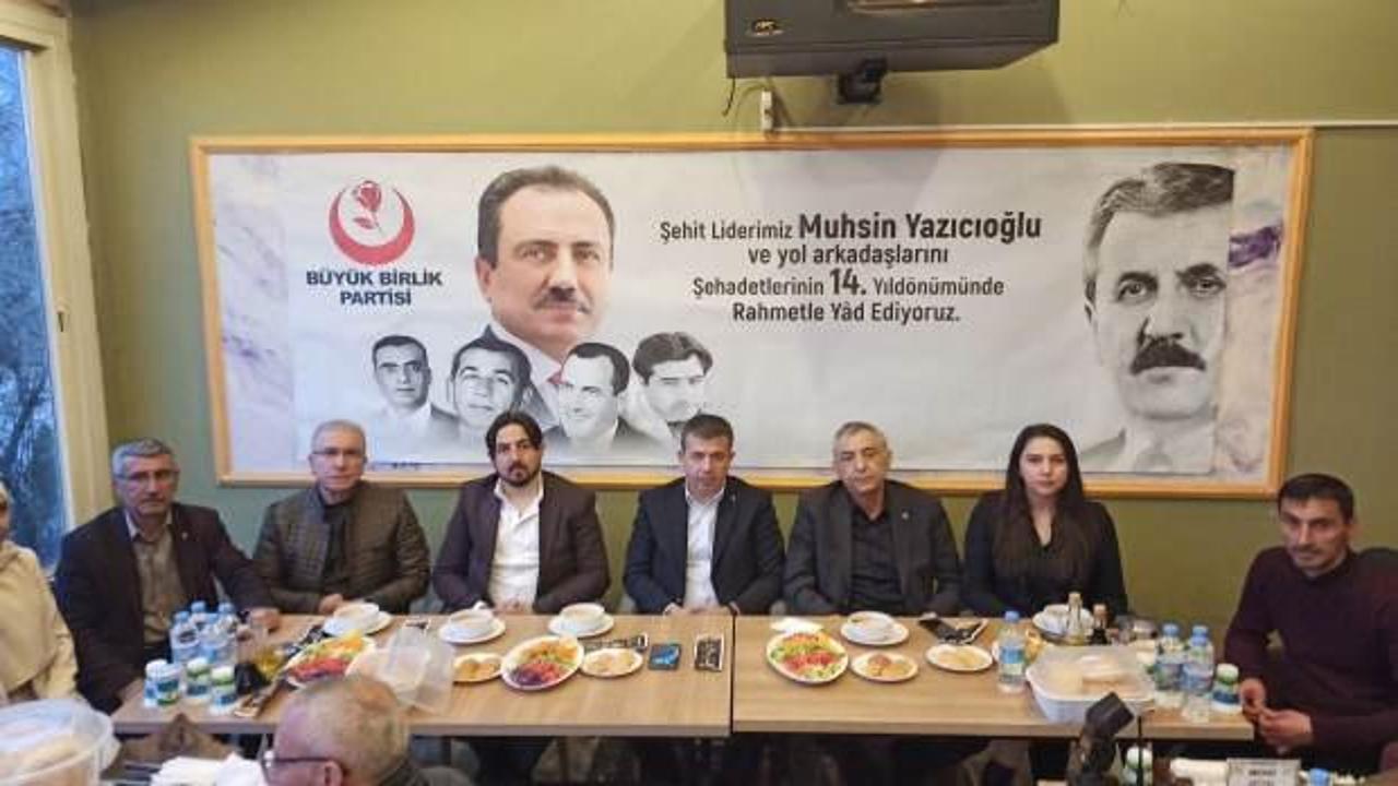 Merhum Muhsin Yazıcıoğlu adına depremzedelere iftar yemeği verildi