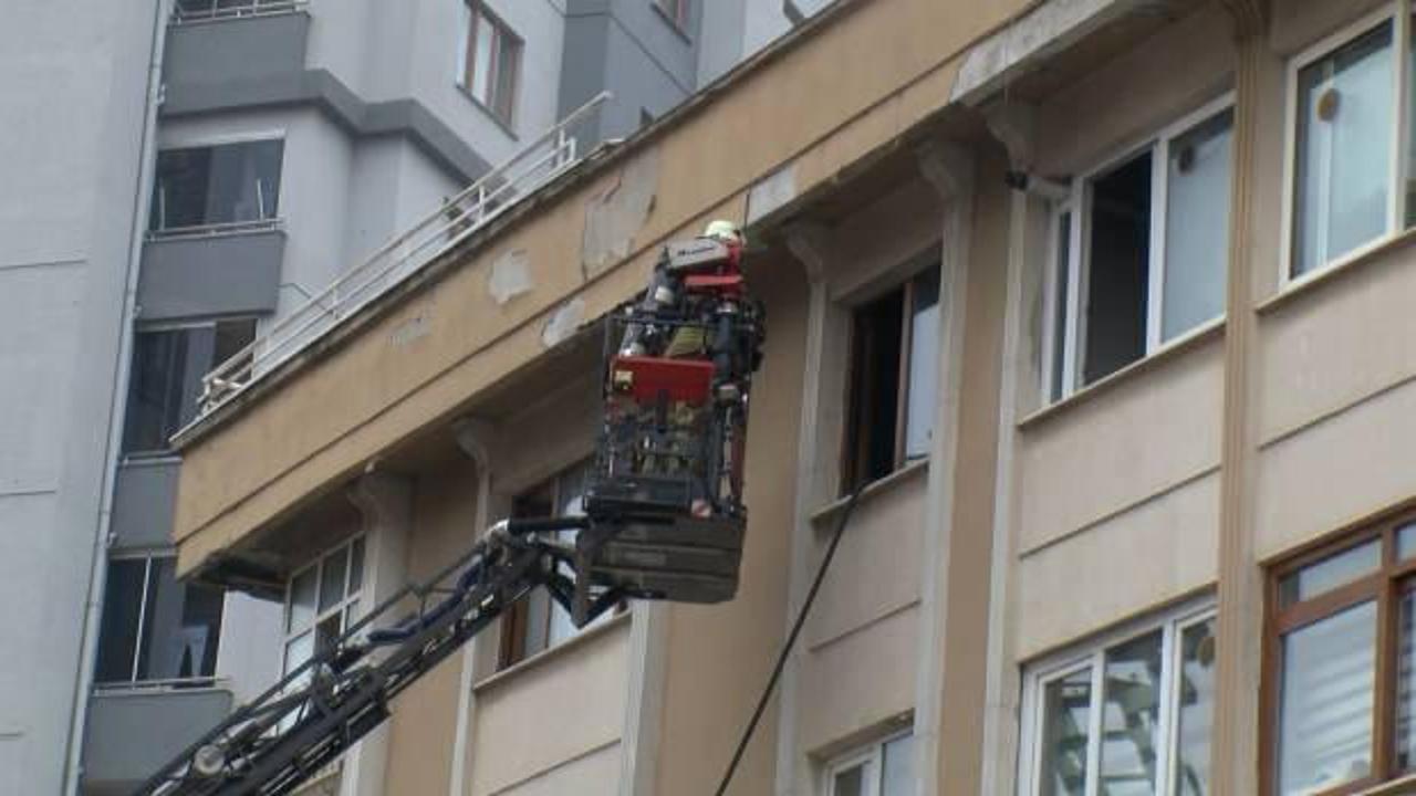 &Uuml;mraniye'de 5 katlı binada korkutan yangın!