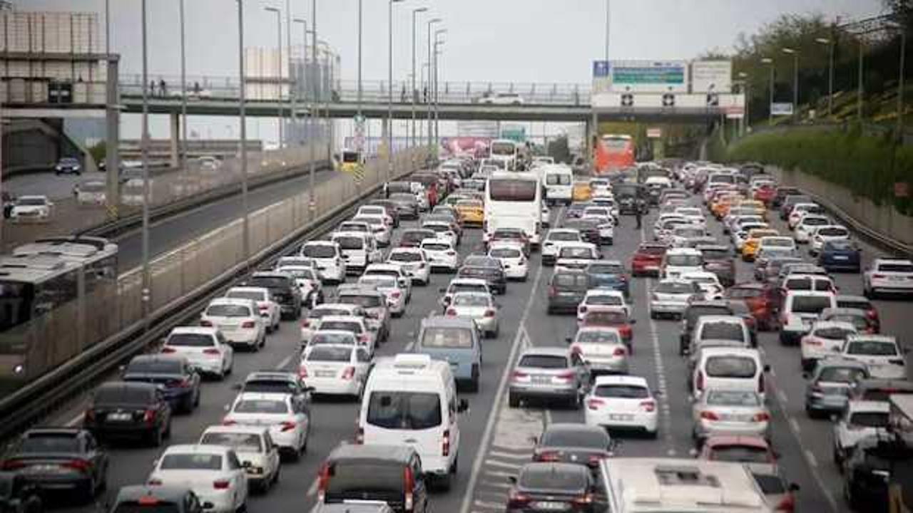 İstanbul'da bazı b&ouml;lgelerde trafik fel&ccedil; oldu!