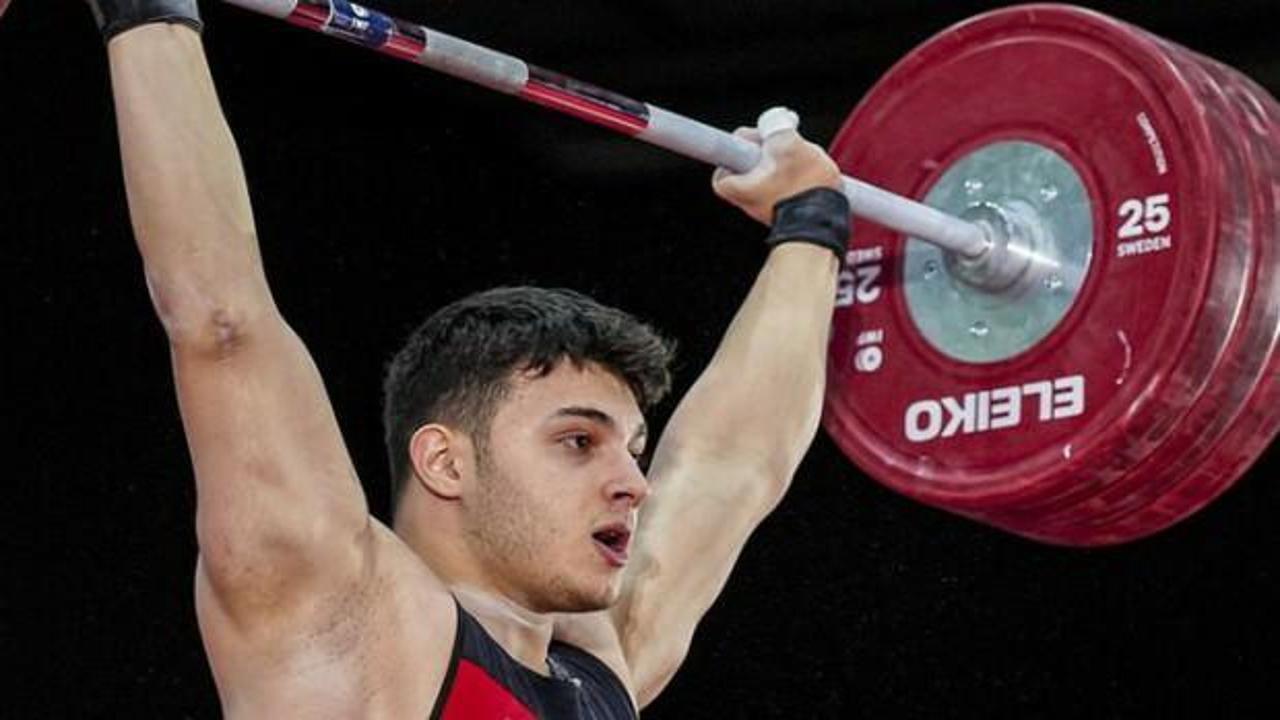 Kerem Kurnaz, d&uuml;nya şampiyonu oldu