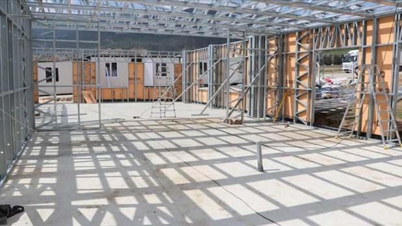 Nurdağı'nda depremzede esnaf i&ccedil;in "&ccedil;elikten &ccedil;arşı" yapılıyor