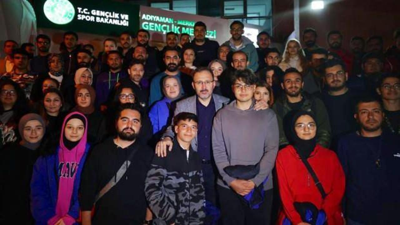 Bakan Kasapoğlu'ndan gençlere müjde: Burslar hesaplara yattı