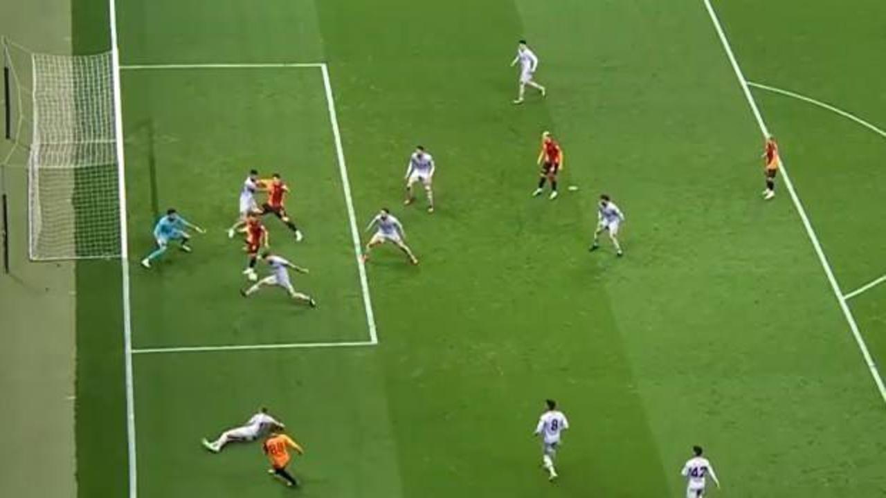 Galatasaray'ın iki golü VAR'a takıldı!