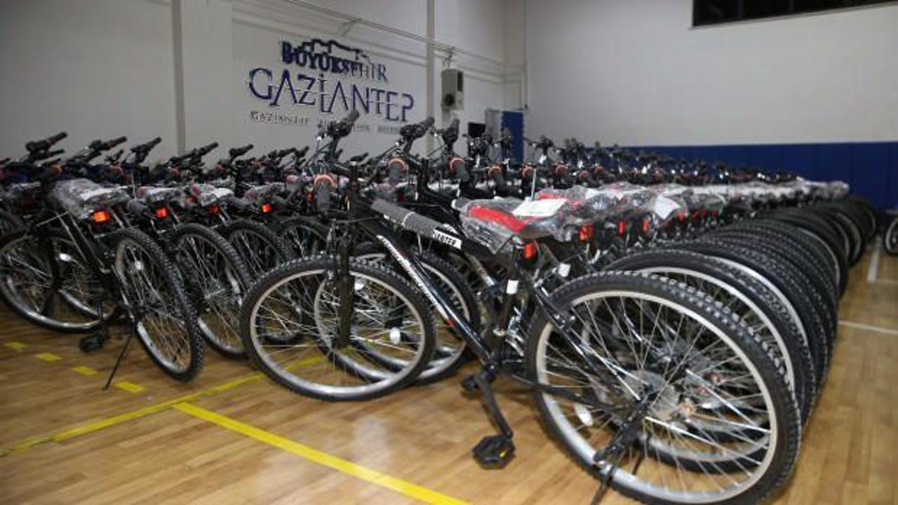 Gaziantep’te üretilen 100 bin bisikletin dağıtımı sürdürüyor