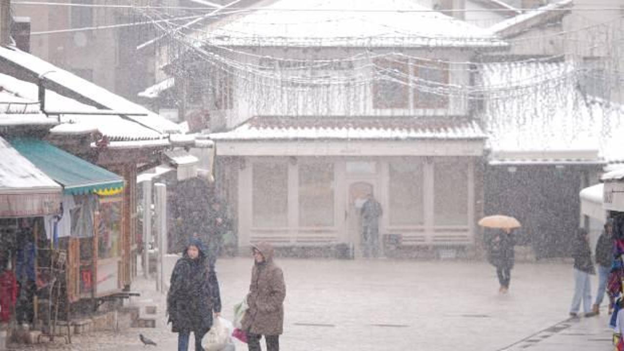 Balkanlara kış geri döndü: Kar kalınlığı 30 santimetreyi aştı!