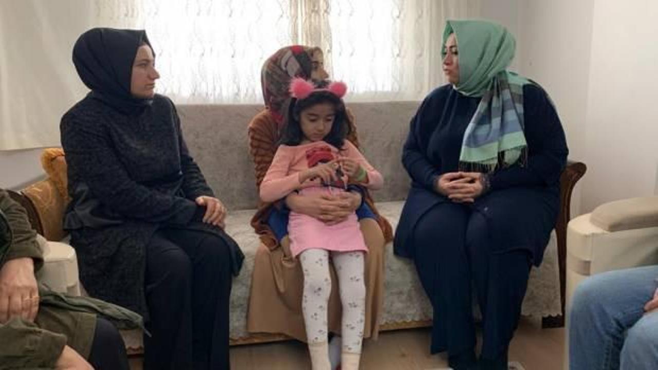 AK Parti Milletvekili Adayı &Ccedil;elik, depremzede aileleri ziyaret etti