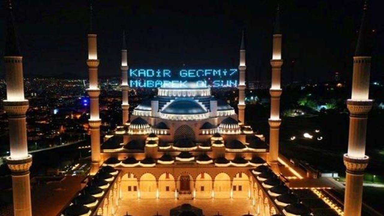 Anlamlı Kadir Gecesi mesajları: Resimli Kadir Gecesi mesajları 2023