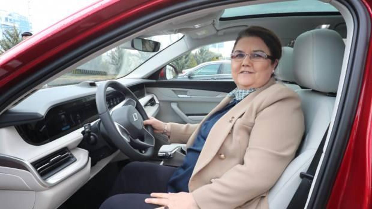 Bakan Yanık, yerli otomobil Togg'u kullandı