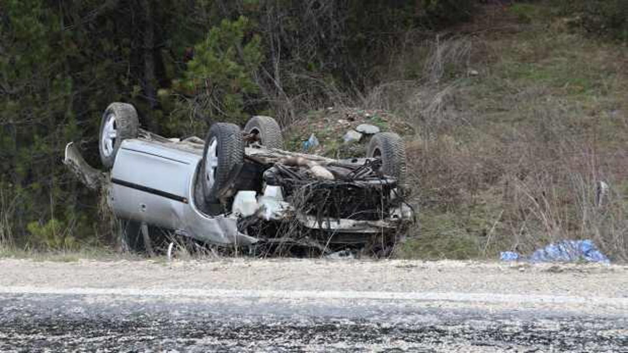 Bayramlaşmaya giderken feci kaza: Bir &ccedil;ocuk &ouml;ld&uuml;, 4 kişi yaralandı!