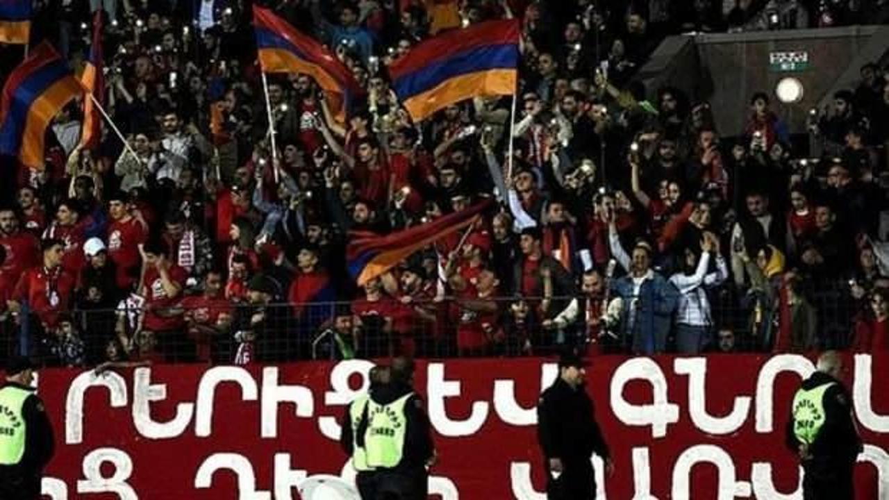 B&uuml;y&uuml;k saygısızlık! Yırtık T&uuml;rkiye ve Azerbaycan bayrakları asıldı