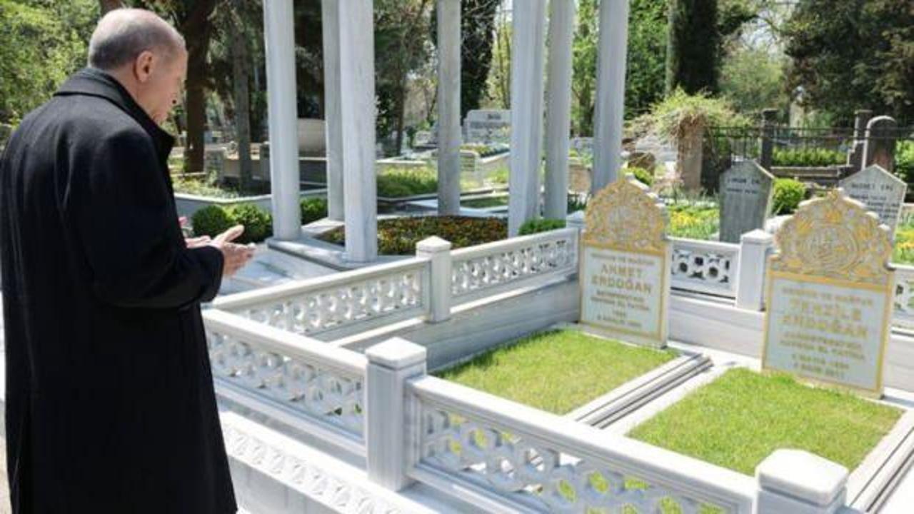 Cumhurbaşkanı Erdoğan annesi ve babasının mezarını ziyaret etti