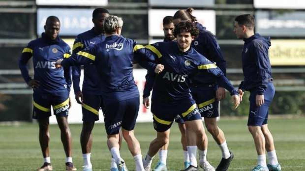 Fenerbahçe, Başakşehir maçının taktiğini çalıştı