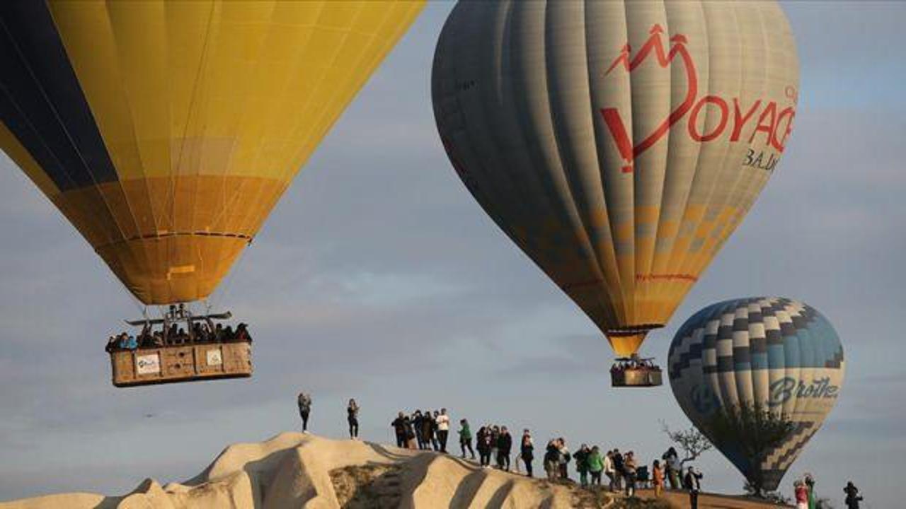 Yerli turistler bayram tatili için Kapadokya'ya koştu