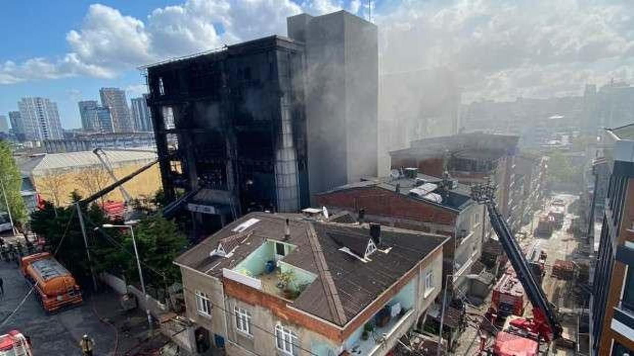 Facianın boyutu gün ağarınca ortaya çıktı: Akit Medya’daki yangın hala söndürülemedi