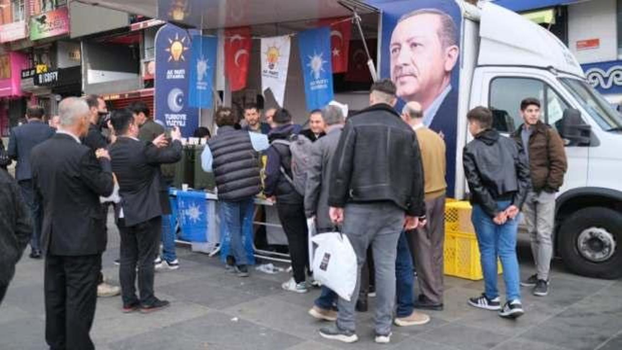 Milletvekili adaylarından vatandaşlara kahvaltı ikramı