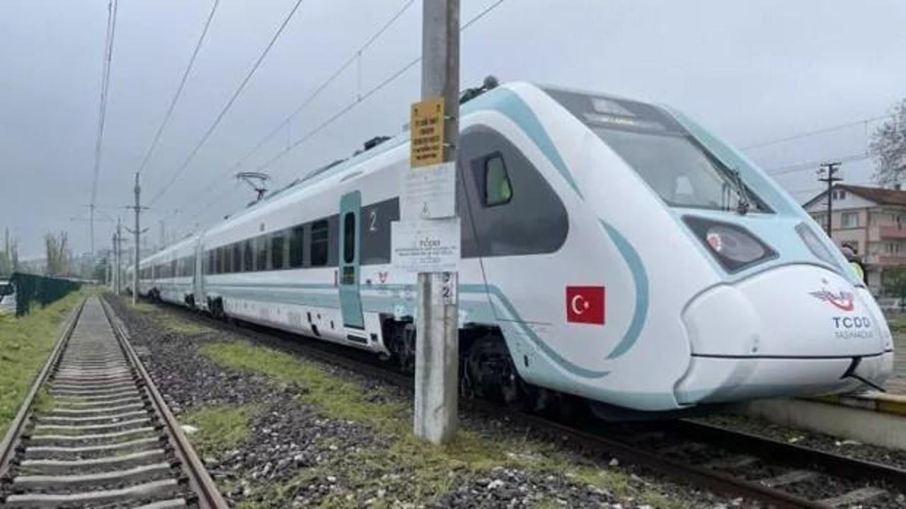 Milli elektrikli tren TCDD’ye teslim edildi