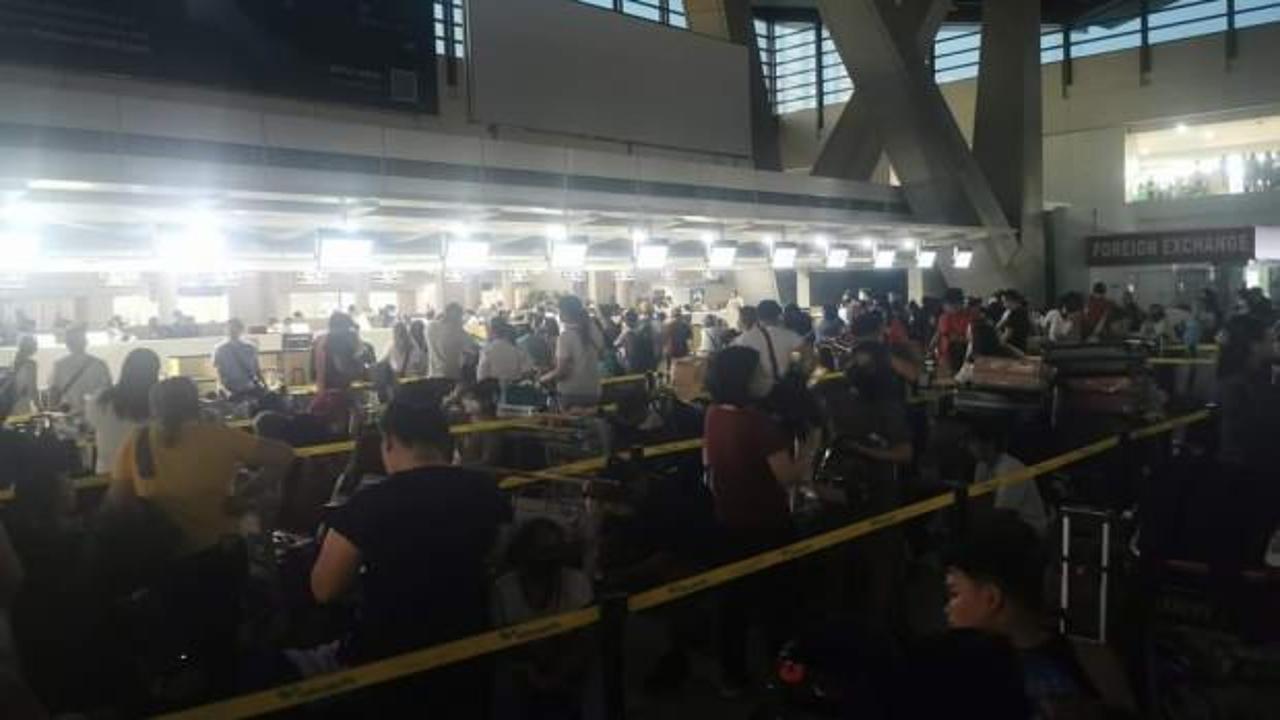 Filipinler'de havalimanında elektrik kesintisi: 46 uçuş iptal edildi