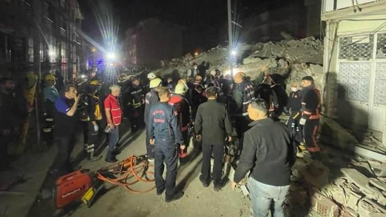 Son dakika: Malatya'da çöken binanın enkazında kalan vatandaşın cansız bedenine ulaşıldı