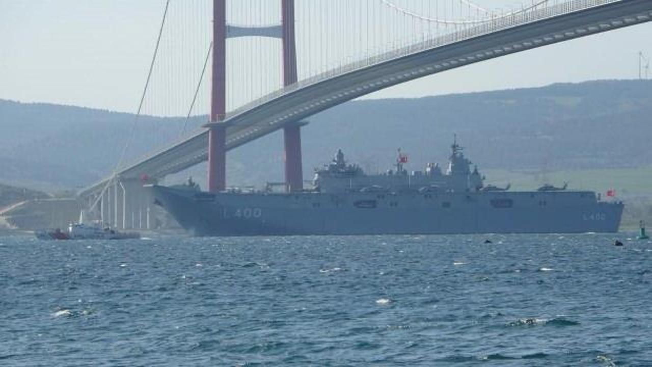 TCG Anadolu, Çanakkale Köprüsü'nün altından geçti