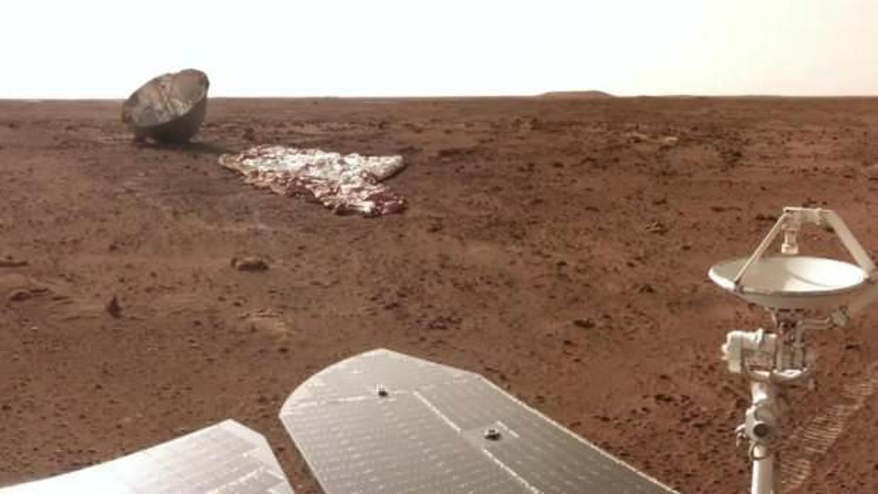 Uzay aracı kanıt buldu: Mars'a kar yağmış
