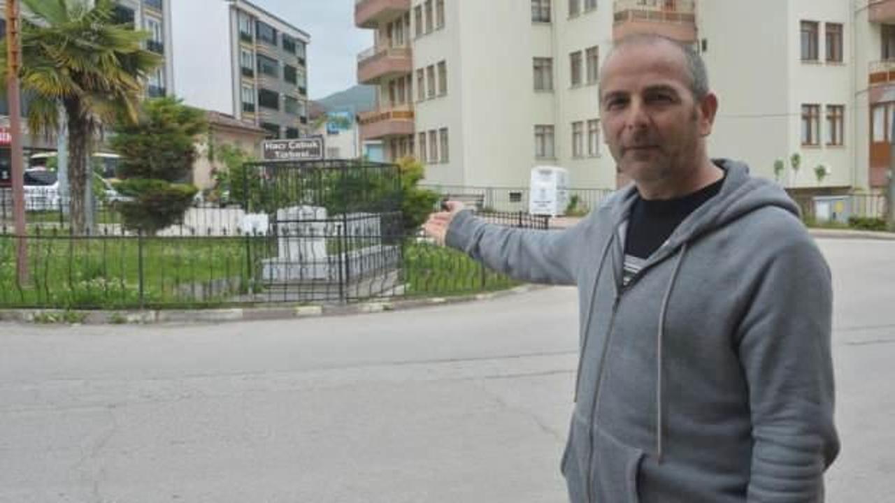 Bu mezar g&ouml;renleri hayrete d&uuml;ş&uuml;r&uuml;yor