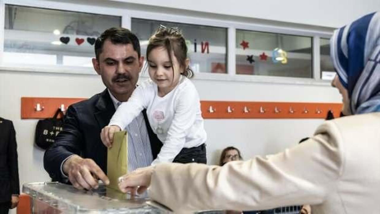 &Ccedil;evre, Şehircilik ve İklim Değişikliği Bakanı Murat Kurum oyunu İstanbul'da kullandı