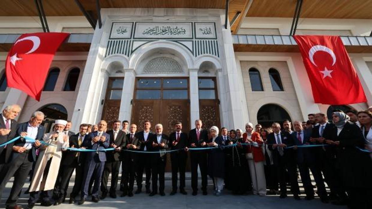 Cumhurbaşkanı Erdoğan, Necat Nasıroğlu K&uuml;lliyesi'nin a&ccedil;ılışını yaptı