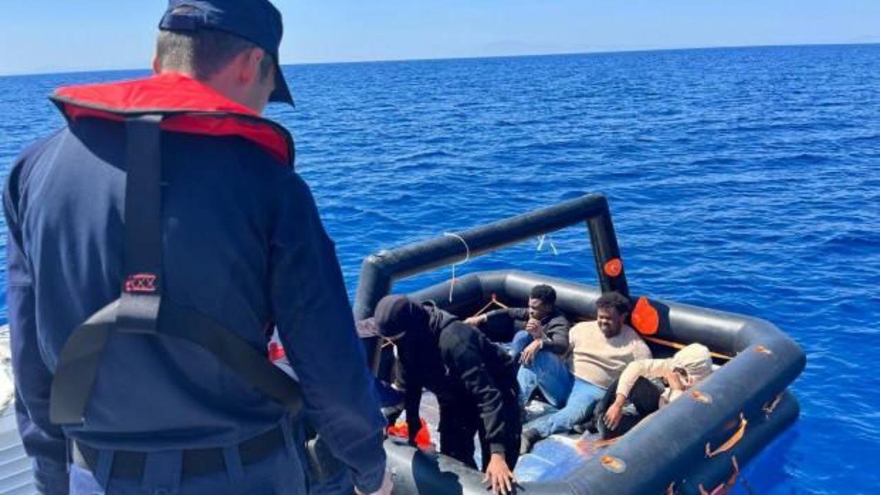 Yunan mezalimi! İzmir açıklarında 10 düzensiz göçmen kurtarıldı