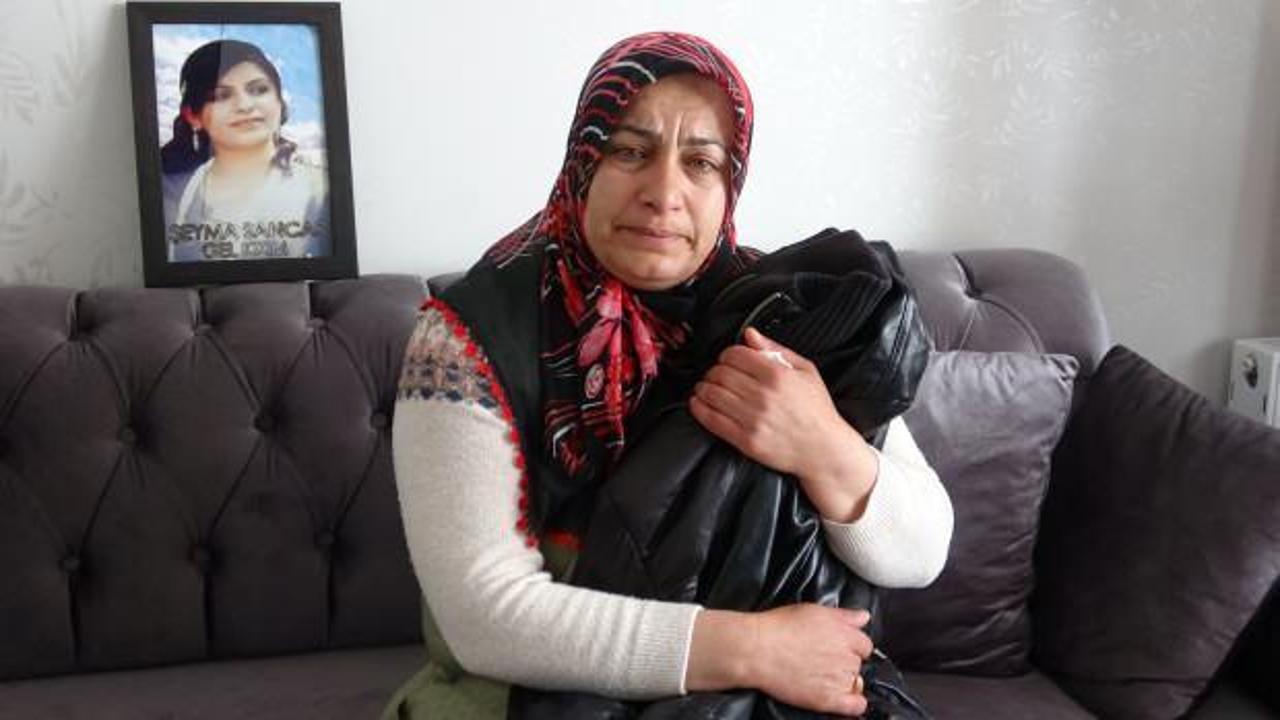 PKK tarafından ka&ccedil;ırılan kızının kıyafetine sarılarak &lsquo;Anneler G&uuml;n&uuml;&rsquo;n&uuml; kutladı
