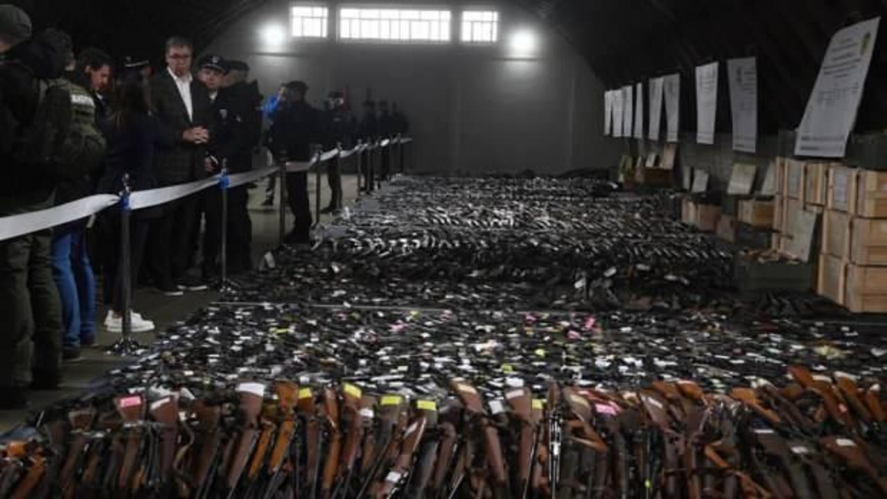 Sırbistan'da 13 bin 500 ruhsatsız silah güvenlik güçlerine teslim edildi