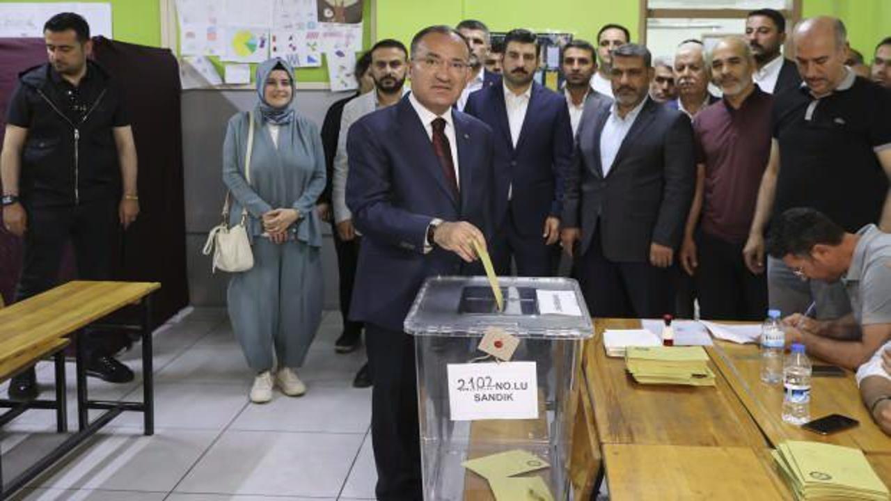 Bakan Bozdağ oyunu Şanlıurfa'da kullandı