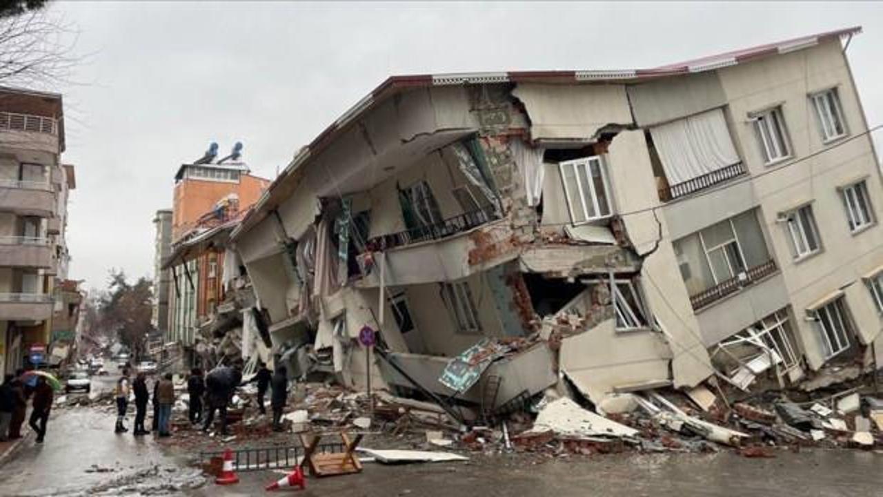 Deprem bölgesinde 38 bin artçı sarsıntı!