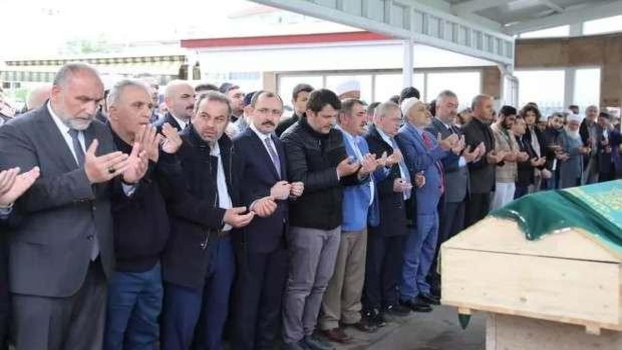 Şenocak ailesinin acı günü! Dualarla son yolculuğuna uğurlandı