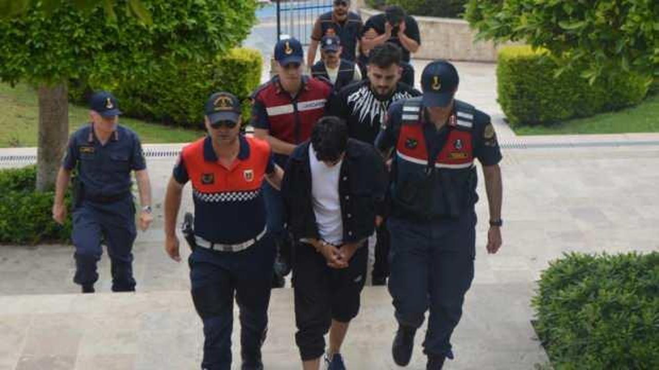 Göçmen kaçakçılarına ağır darbe: 8 tutuklu
