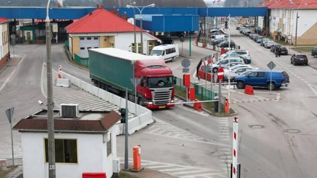 Polonya'dan Rusya ve Belarus plakalı tır ve kamyonlara giriş yasağı