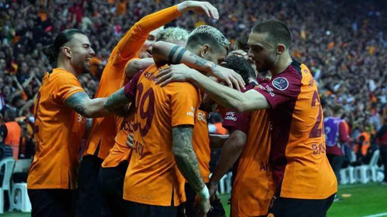 Galatasaray 8 puan farkla zirvede yalnız kaldı