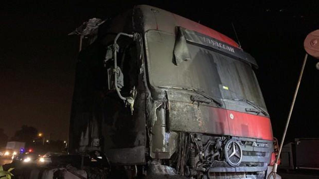 Anadolu Otoyolu'nda tır yandı, ulaşım aksadı