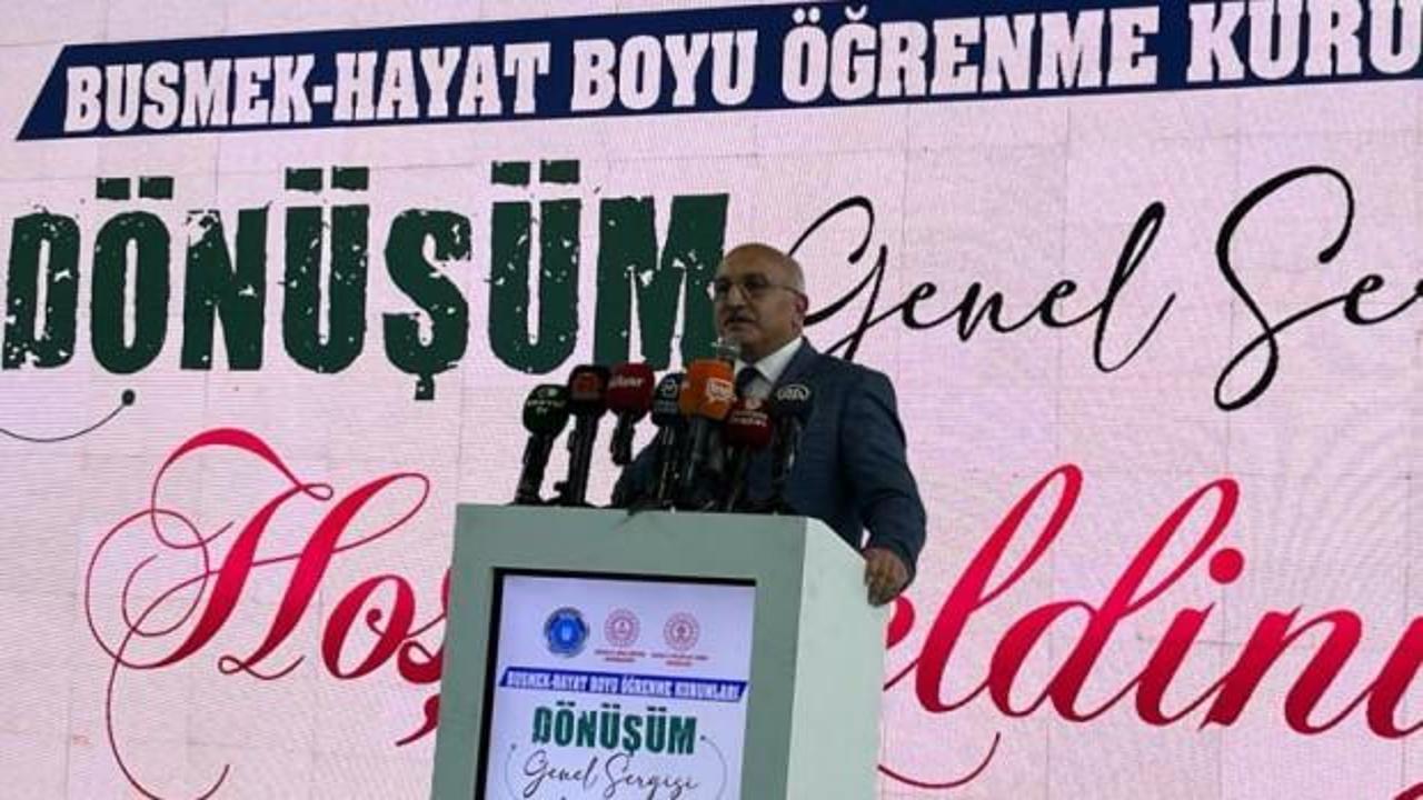 BUSMEK 'D&ouml;n&uuml;ş&uuml;m' temalı serginin a&ccedil;ılışı yapıldı