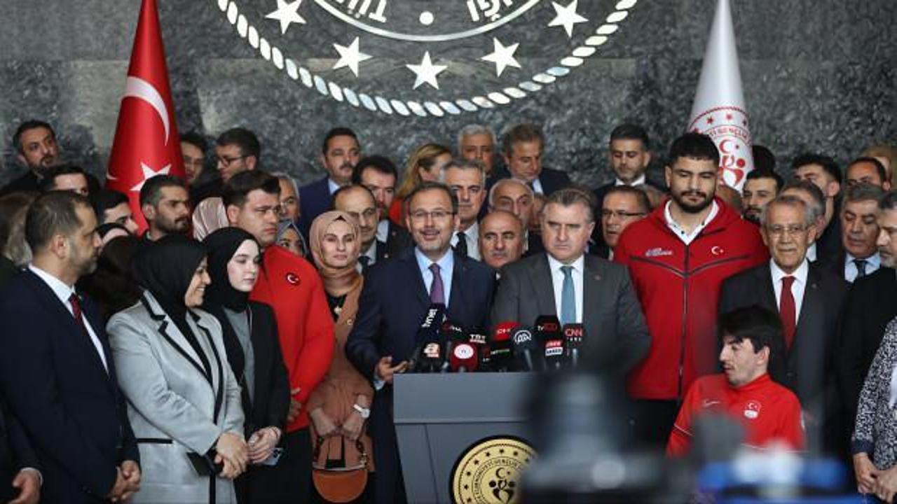 Gen&ccedil;lik ve Spor Bakanlığı'nda devir teslim yapıldı!