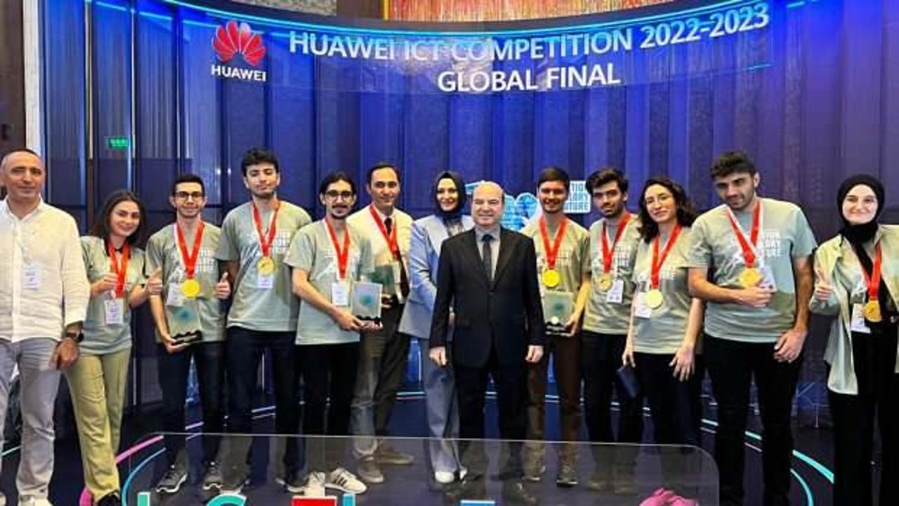 Türk öğrenciler Uluslararası Huawei Bilişim Yarışması’ndan ödülle döndü
