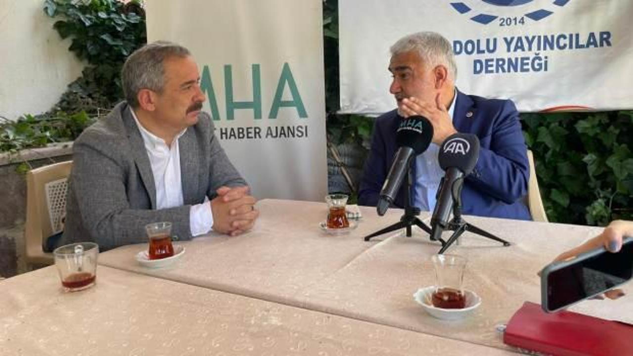 Zekeriya Yapıcıoğlu: 85 milyonun bayrağı hepimizin bayrağı!