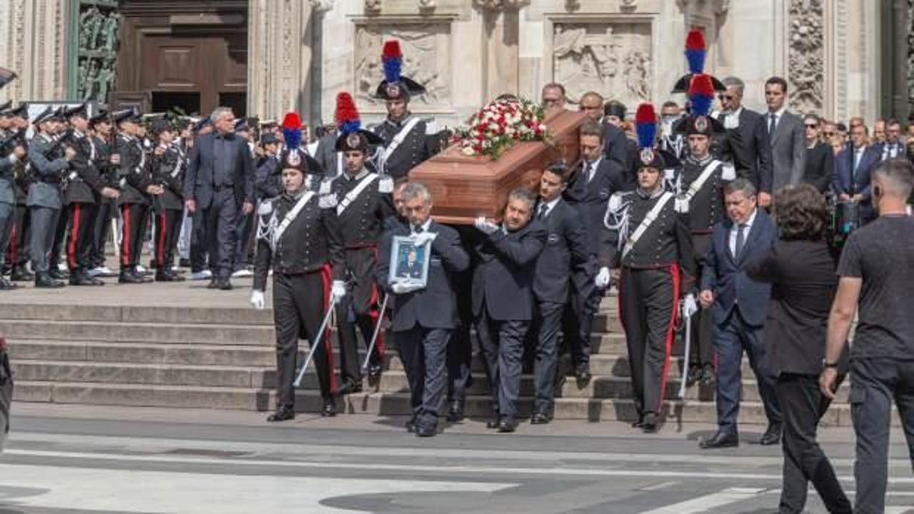 Eski İtalya Başbakanı Berlusconi, devlet t&ouml;reniyle son yolculuğuna uğurlandı