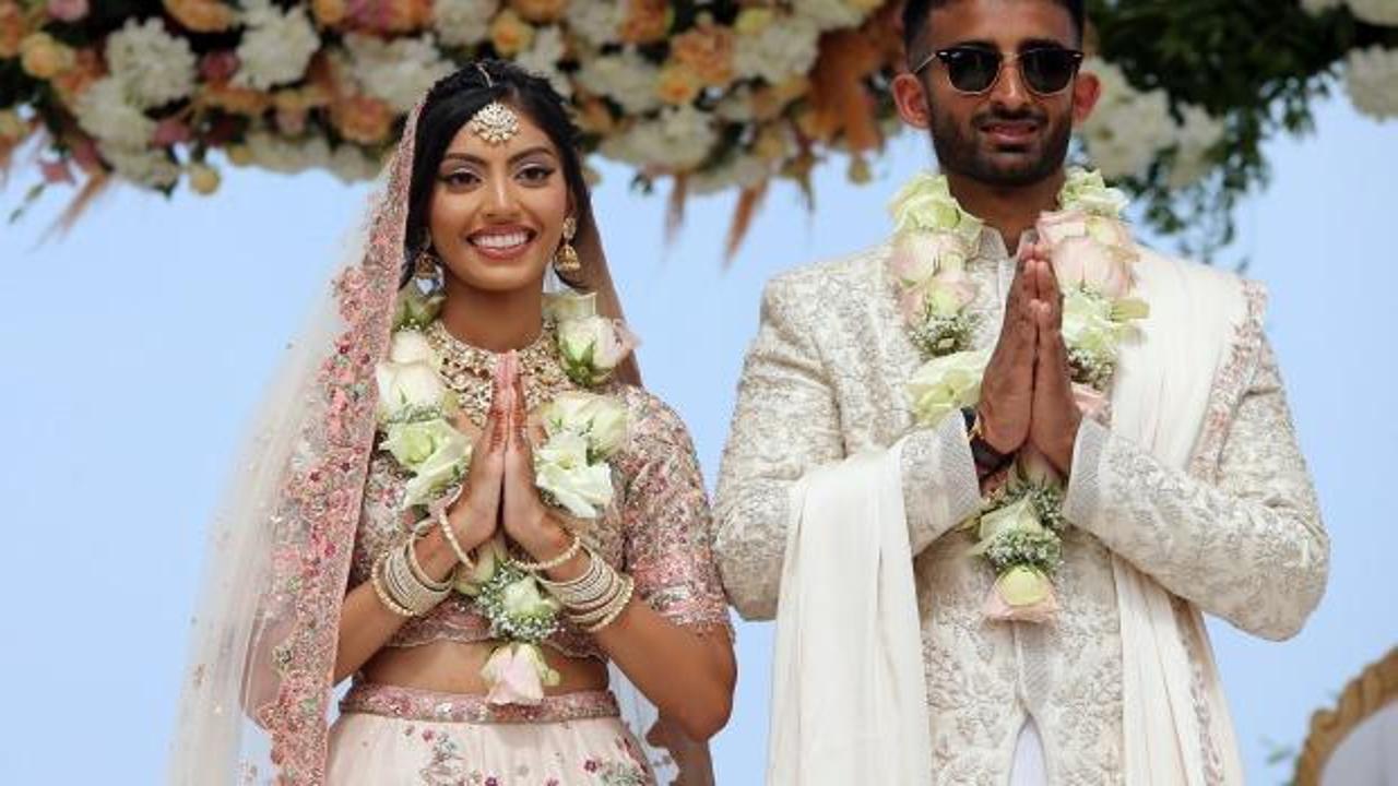 Hint çift, Kuşadası'nda 3 gün 3 gece süren düğünle evlendi
