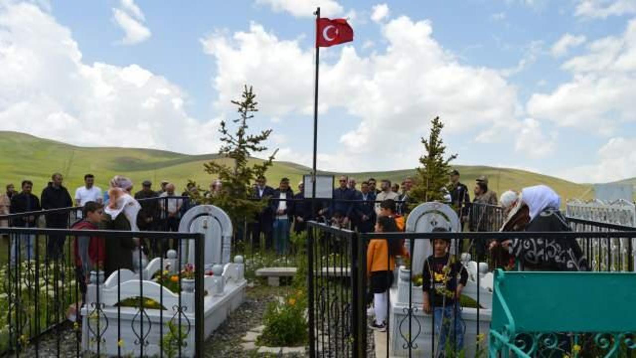 PKK'nın dört yıl önce katlettiği amca ile yeğeni mezarları başında anıldı