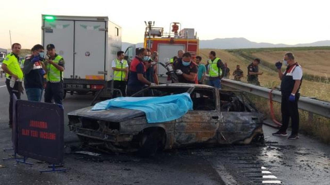 Amasya'da trafik kazasında 3 kişi yanarak öldü